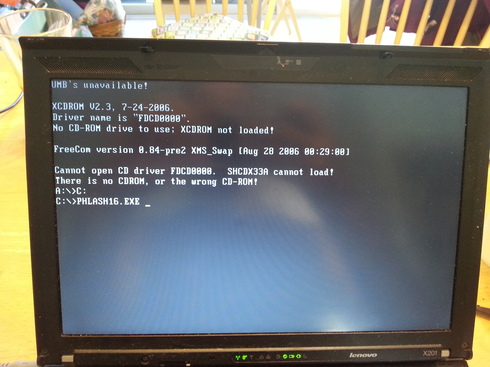 Thinkpad screen: PHLASH16.EXE about to start